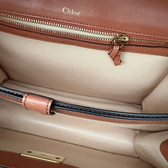 Chloe Louise - Picture 4 of 8